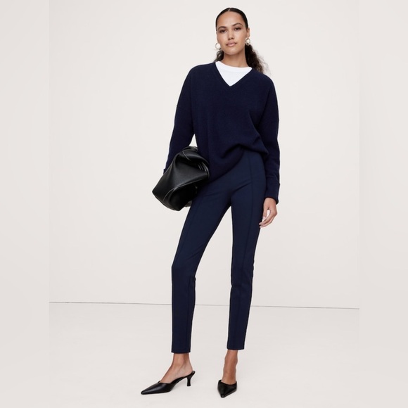NWT Banana Skinny Everywhere Ponte Hyper Navy Blue Pants Size Large - Picture 1 of 7